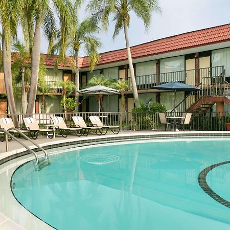 Days Inn By Wyndham Clearwater/Central Kültér fotó