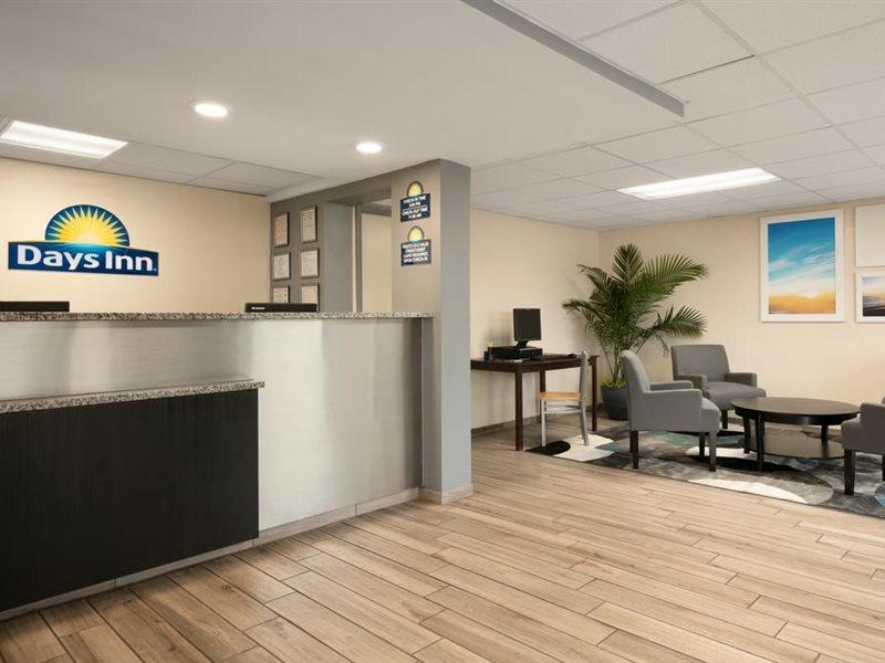 Days Inn By Wyndham Clearwater/Central Kültér fotó