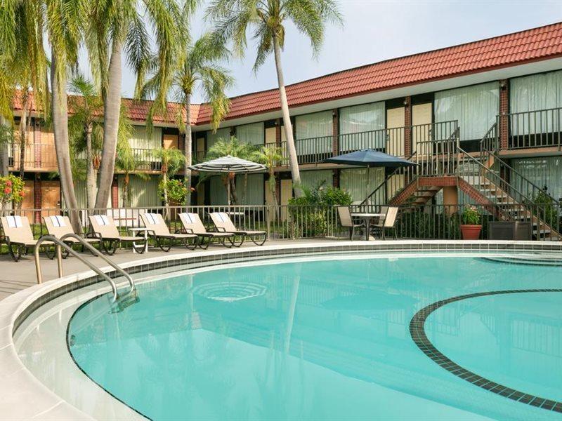 Days Inn By Wyndham Clearwater/Central Kültér fotó