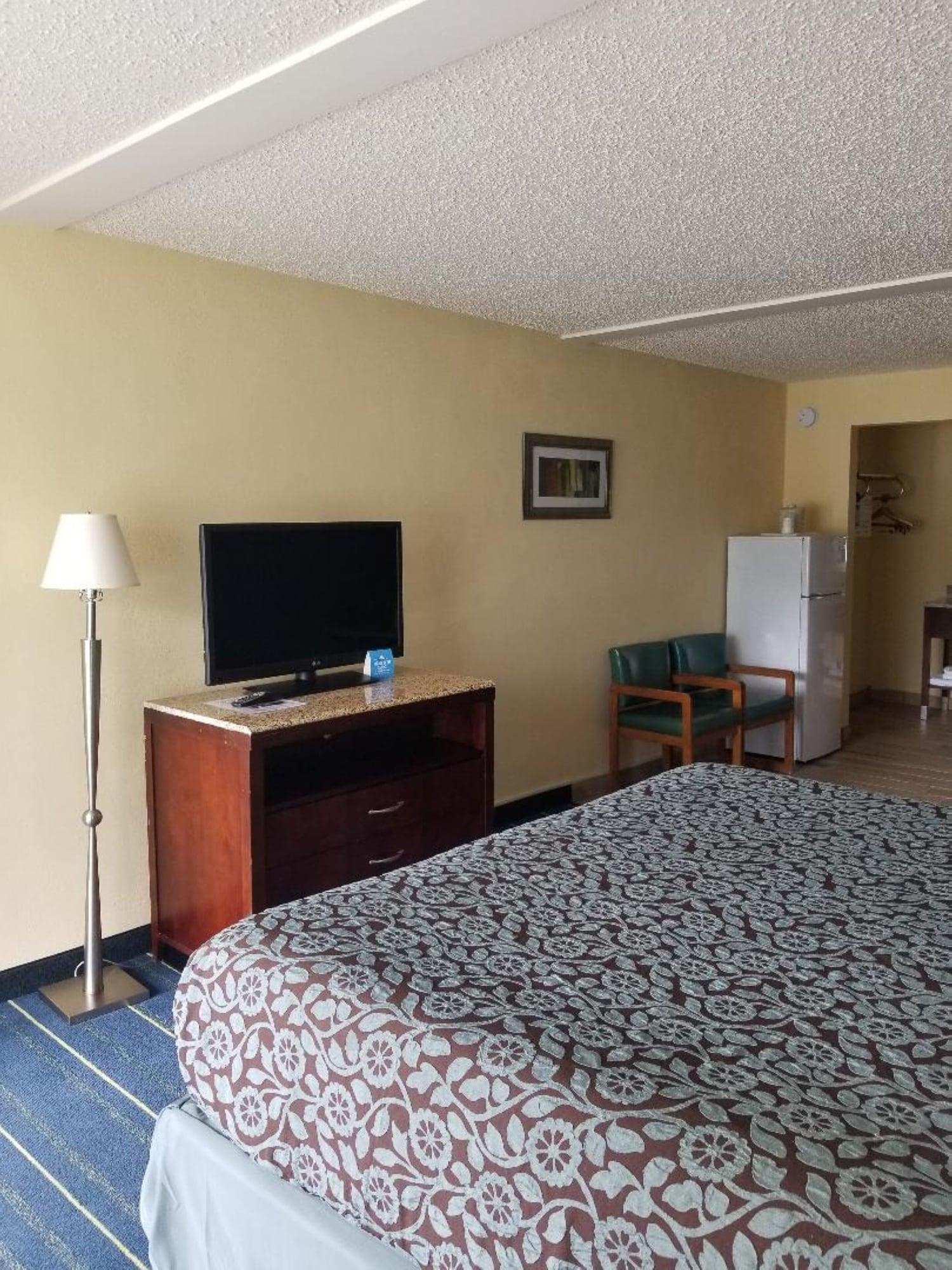 Days Inn By Wyndham Clearwater/Central Kültér fotó