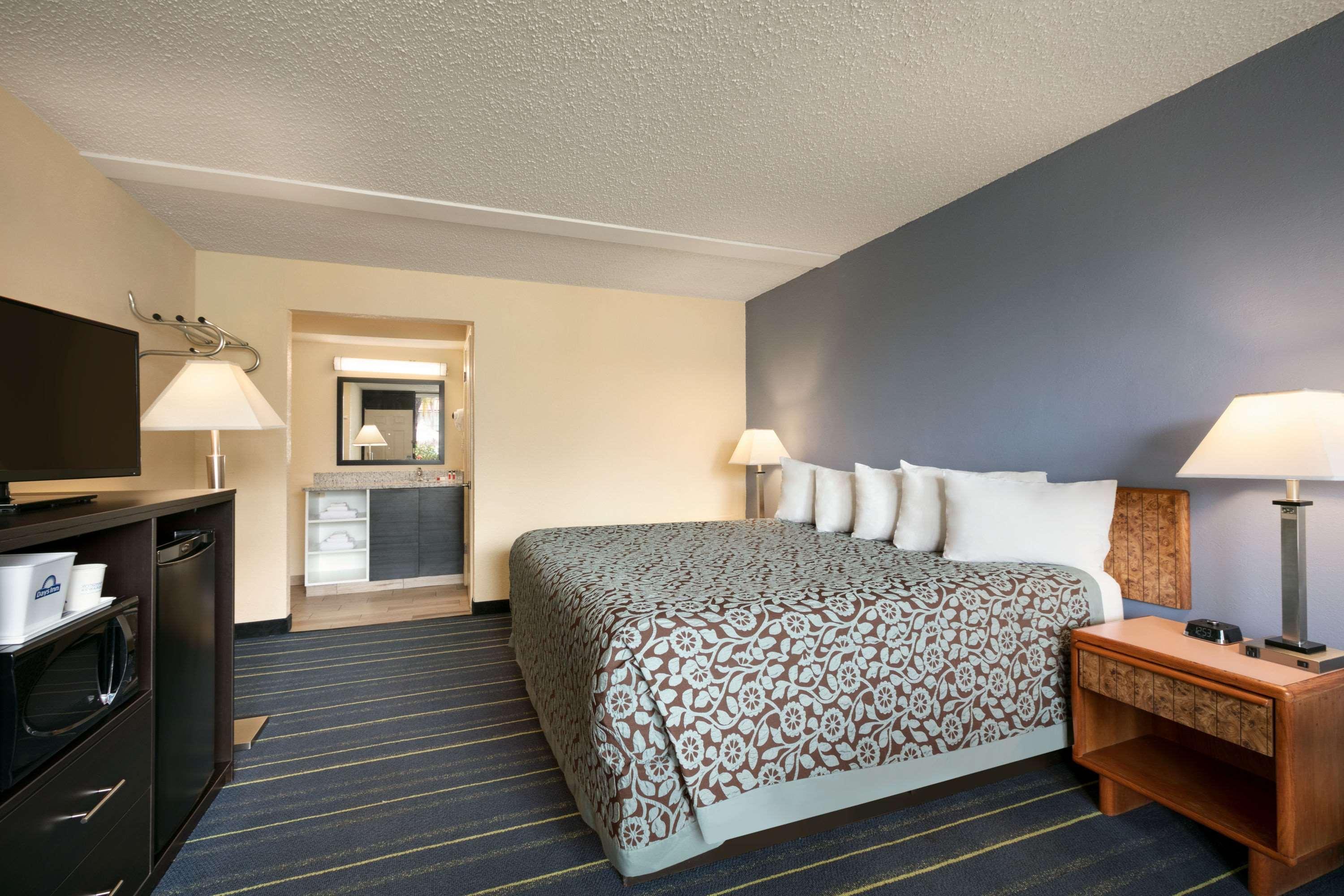 Days Inn By Wyndham Clearwater/Central Kültér fotó