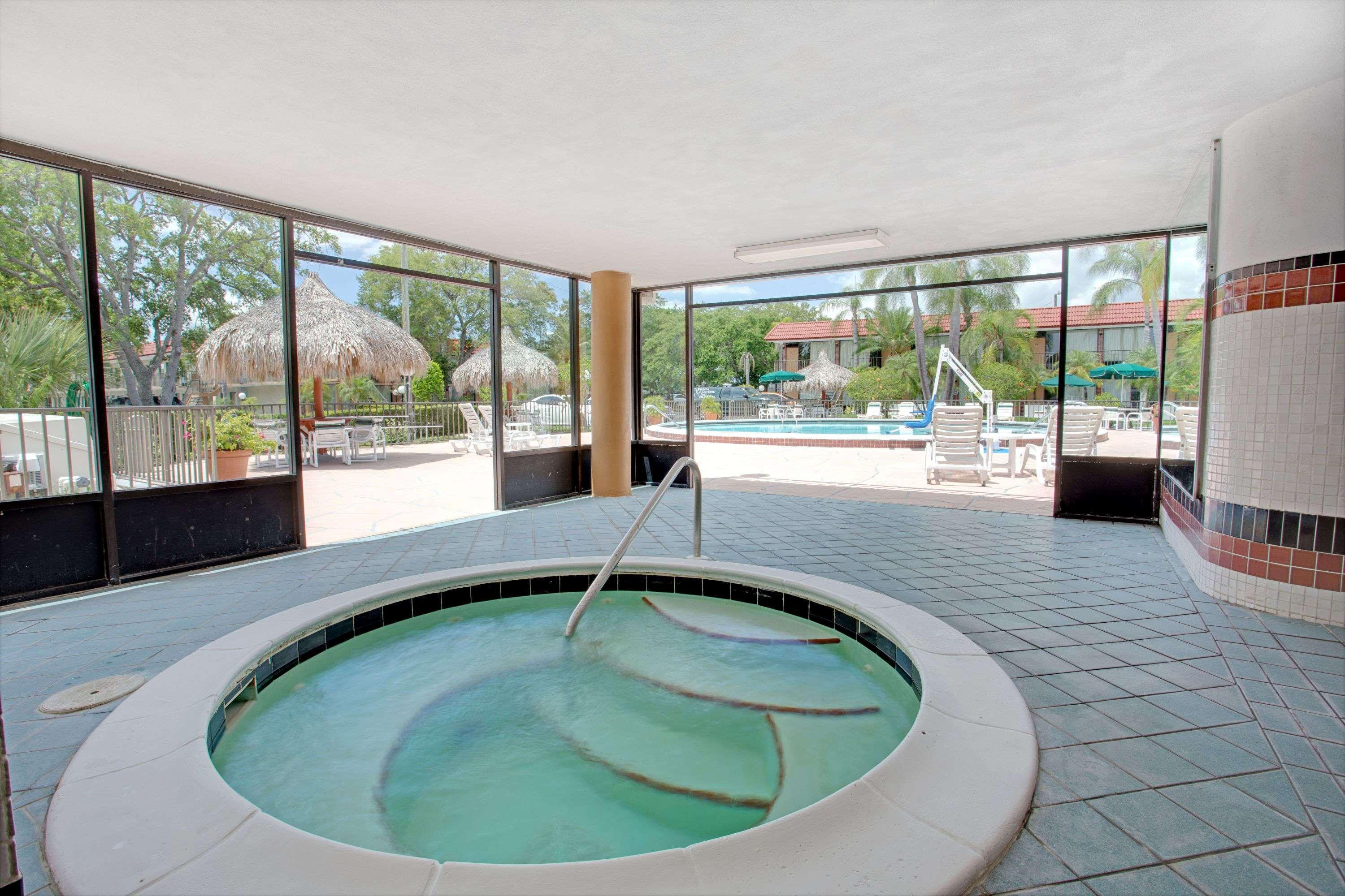 Days Inn By Wyndham Clearwater/Central Kültér fotó