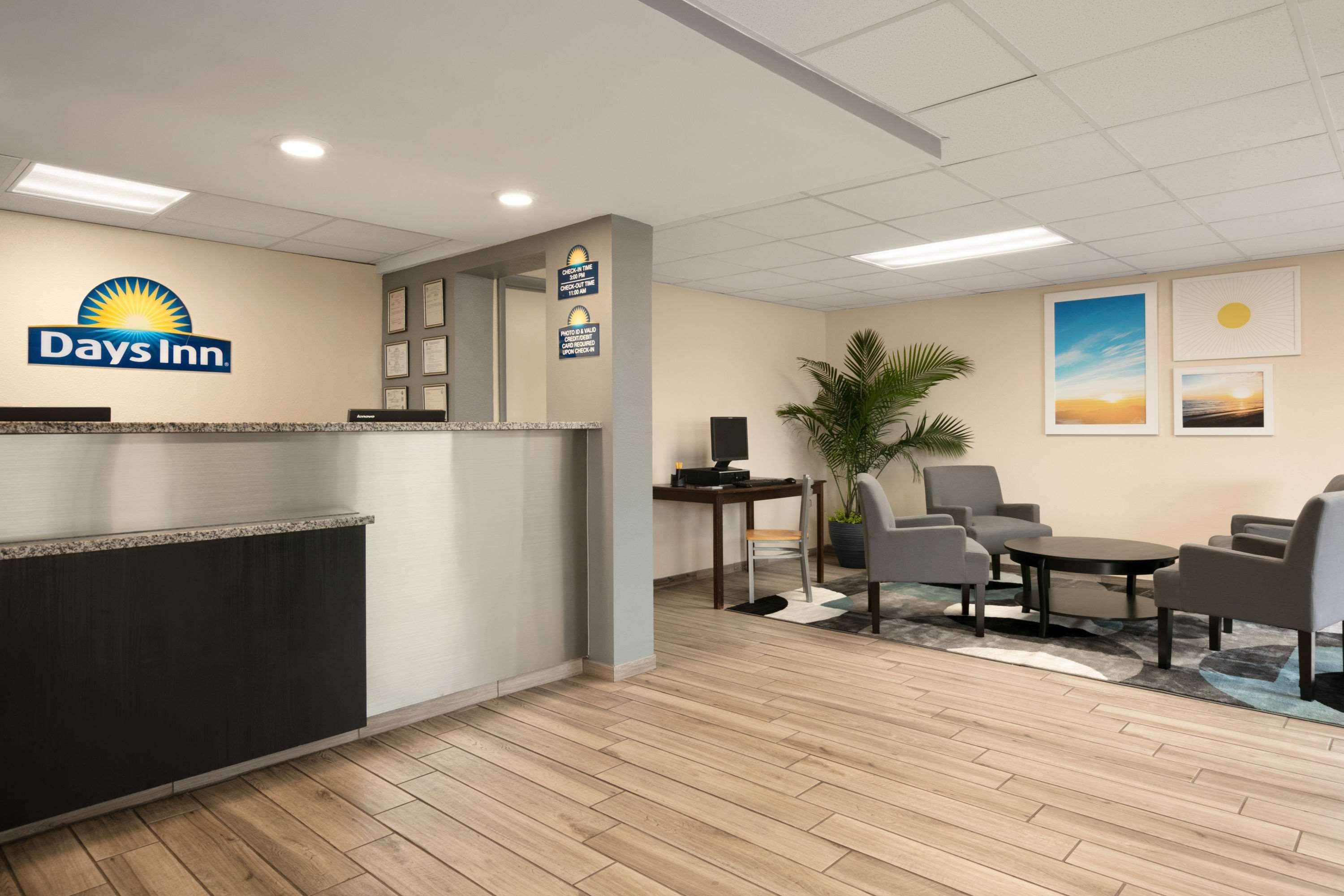 Days Inn By Wyndham Clearwater/Central Kültér fotó