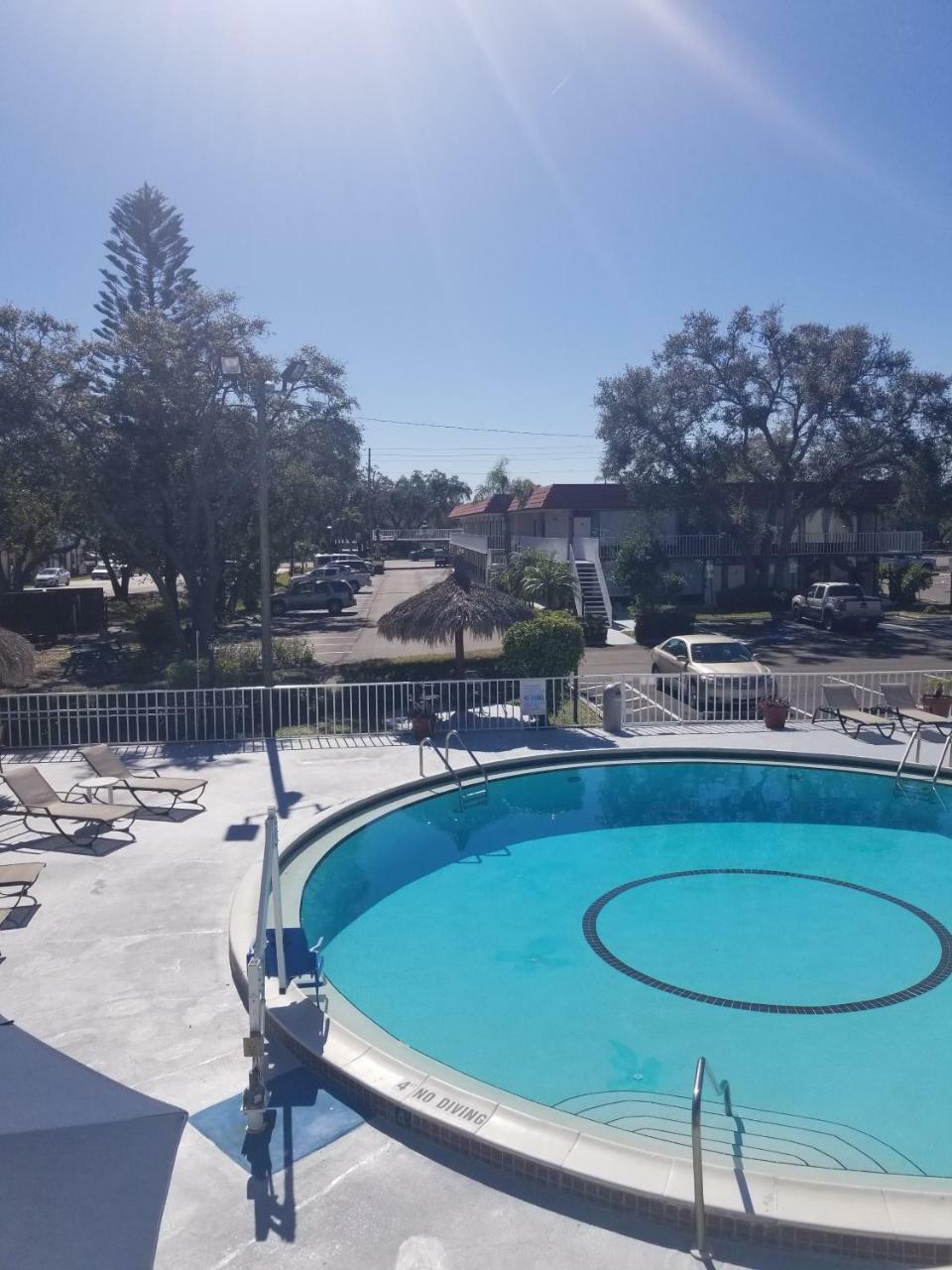 Days Inn By Wyndham Clearwater/Central Kültér fotó